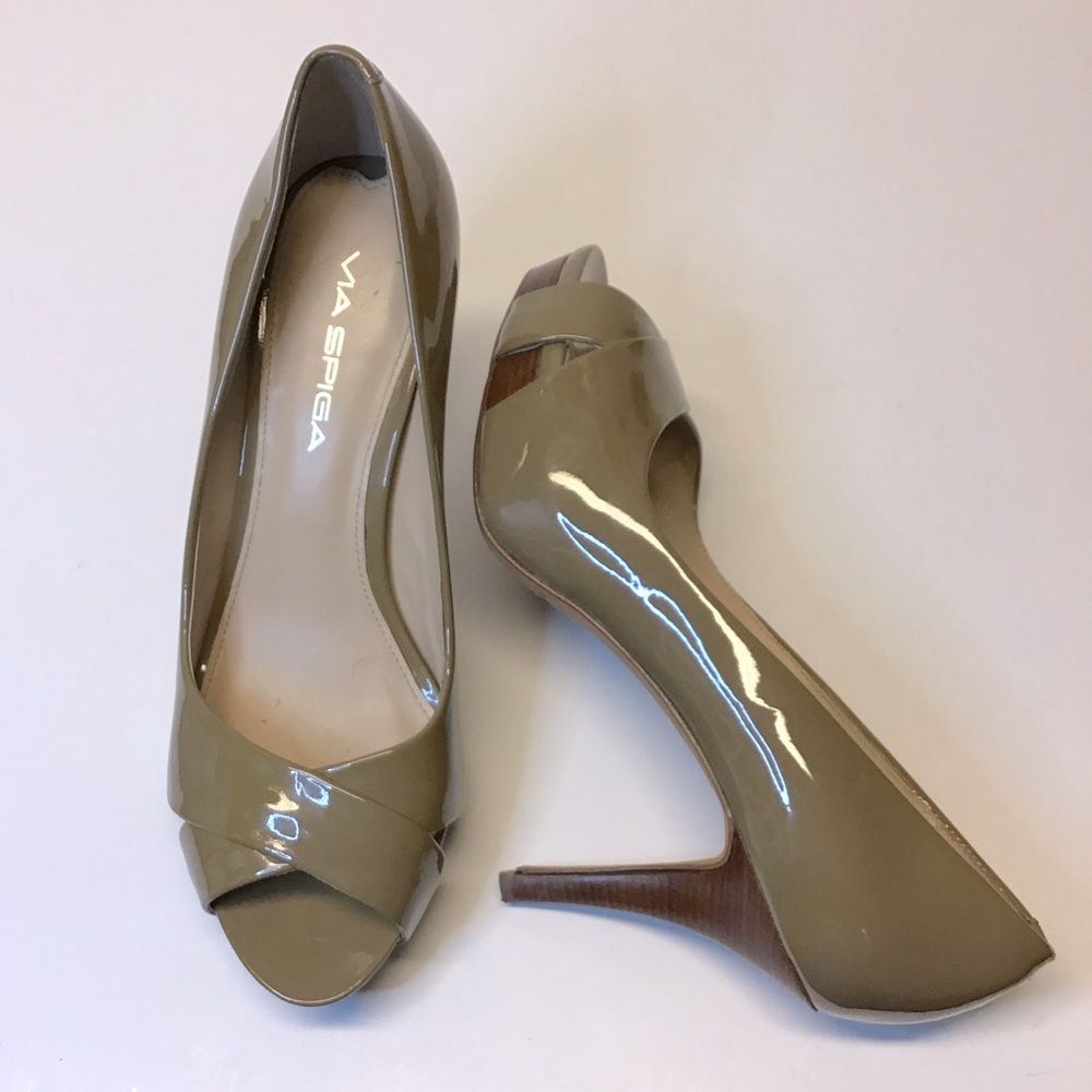 VIA SPIGA Patent Leather Peep Toe Pumps Mocha 6